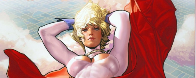 Power Girl : son costume classique est de retour ! 